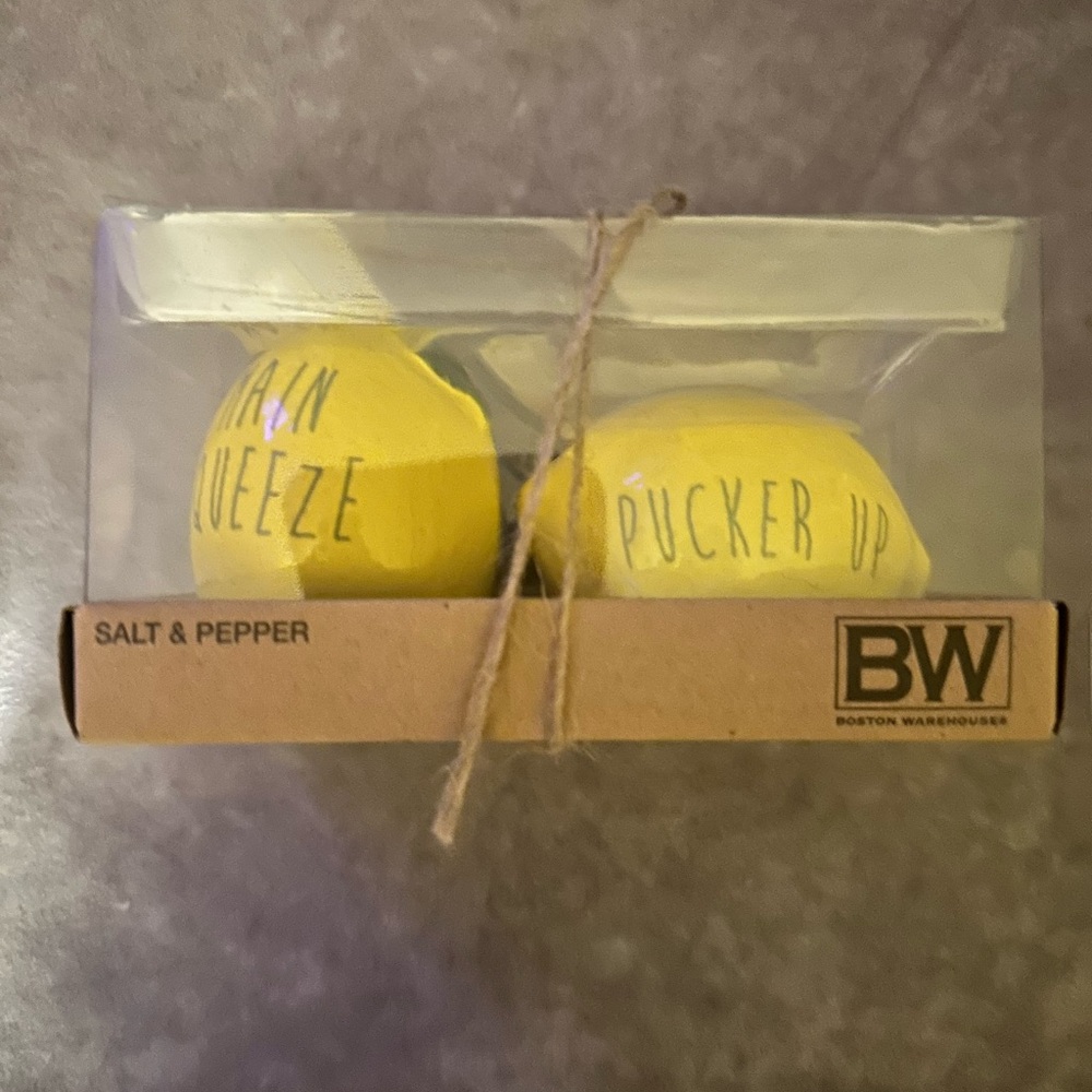 Lemon salt & pepper shakers